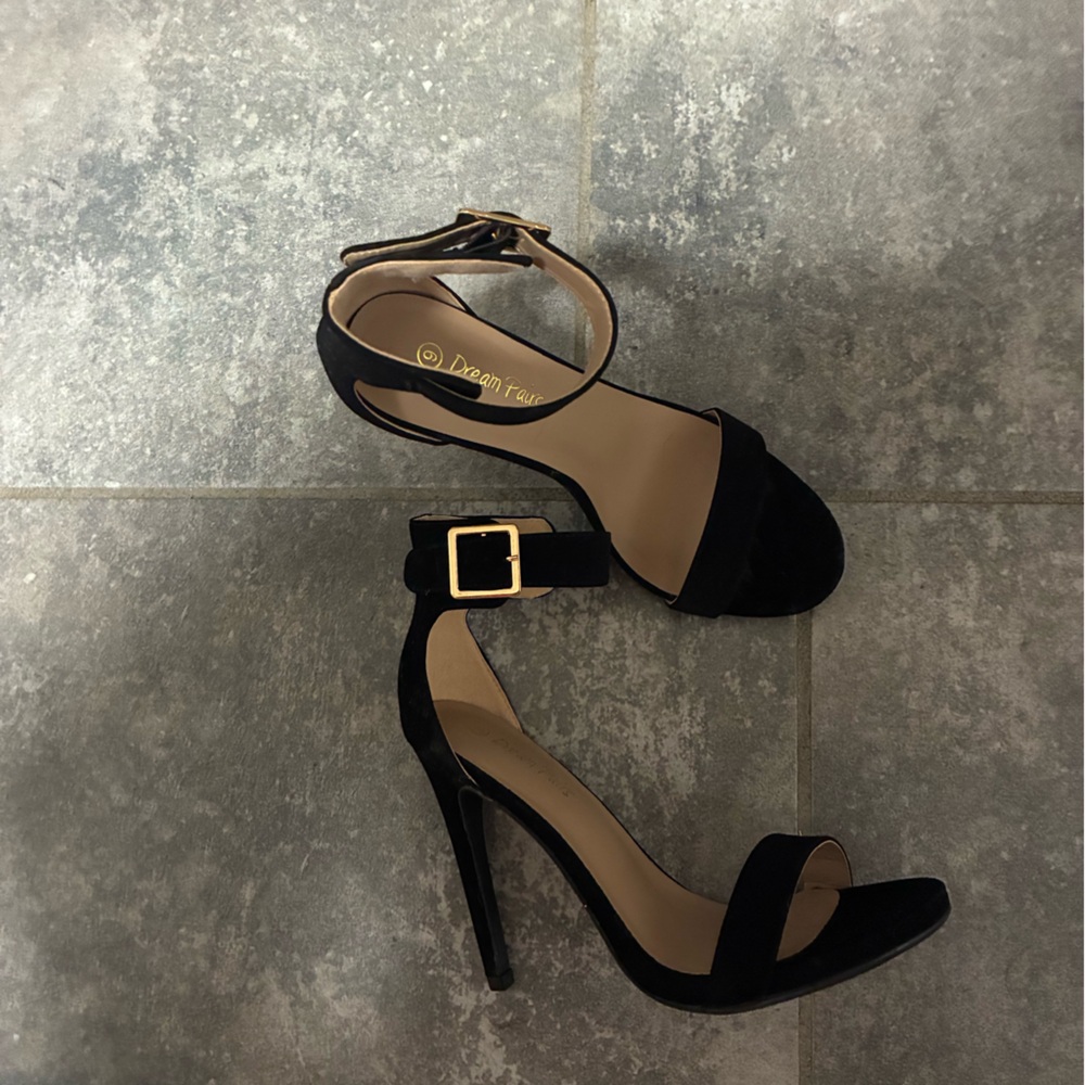 Dream Pairs Black Stilettos with Gold Accent